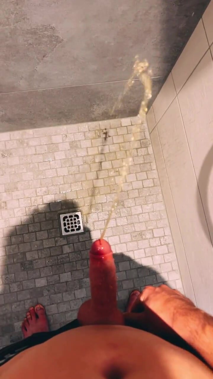 Uncut hard on piss in the shower