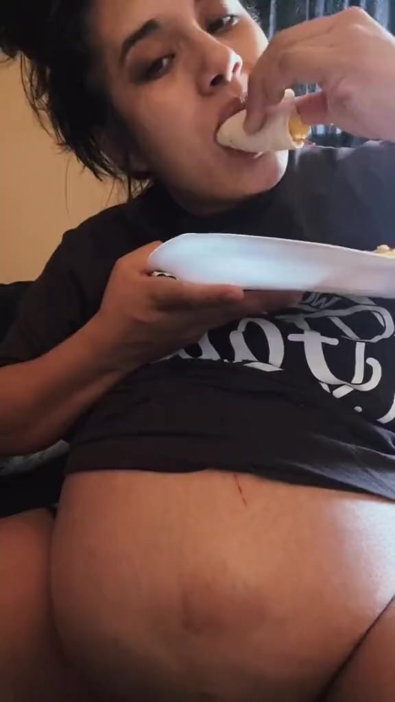 Huge Pregnant Eating