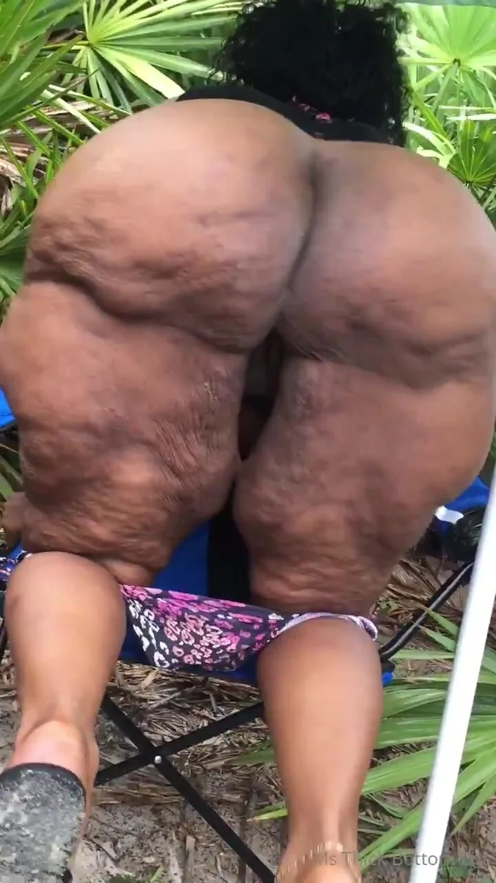 Ass display: Stank looking ass - ThisVid.com
