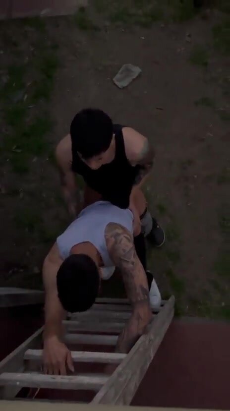 Caught fucking outdoors - video 2