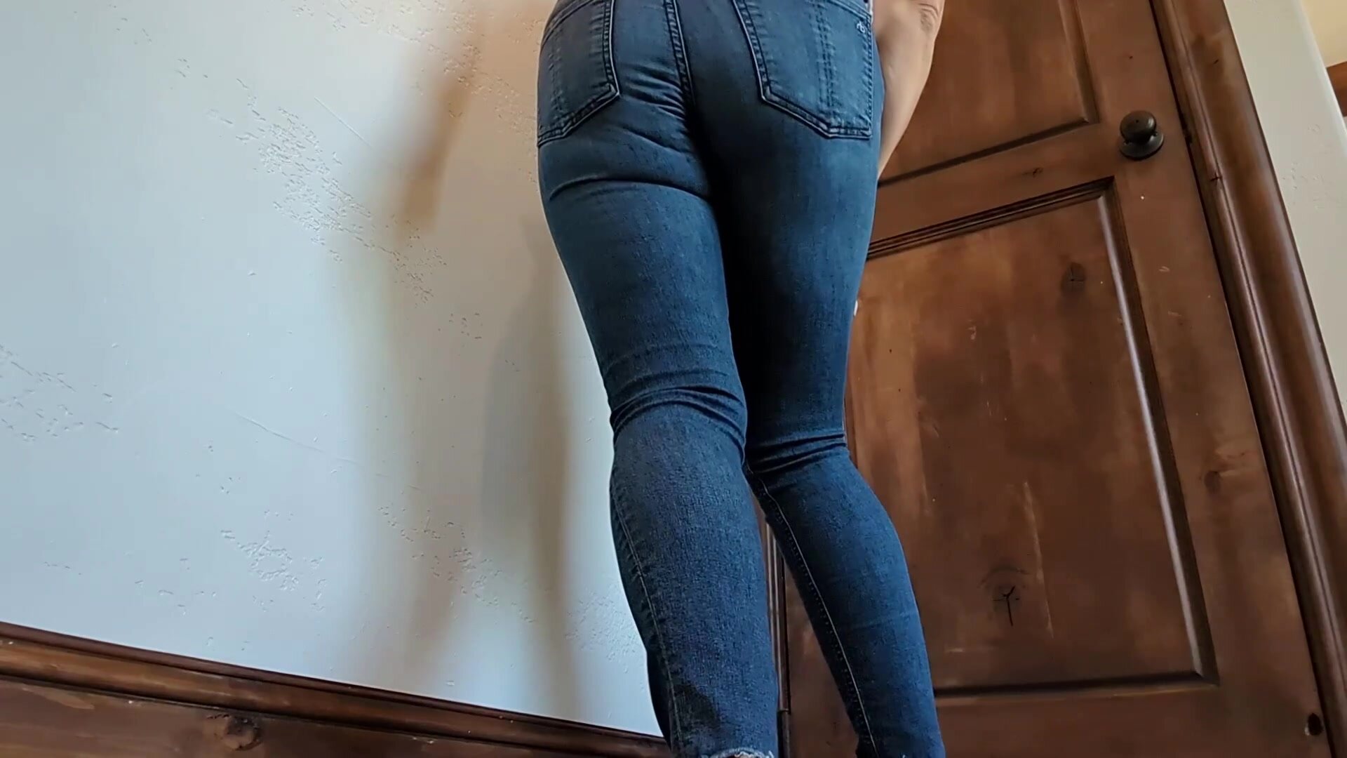Big shit in tight jeans