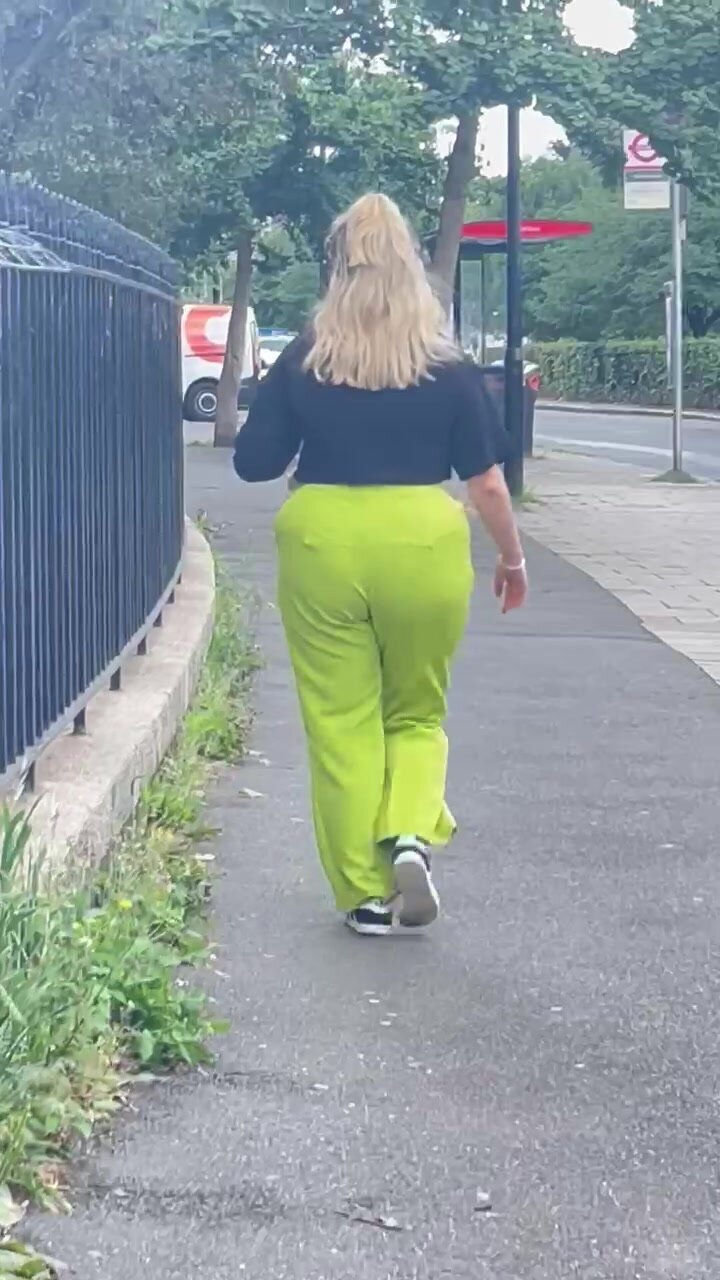 Blonde bbw in tight green pants