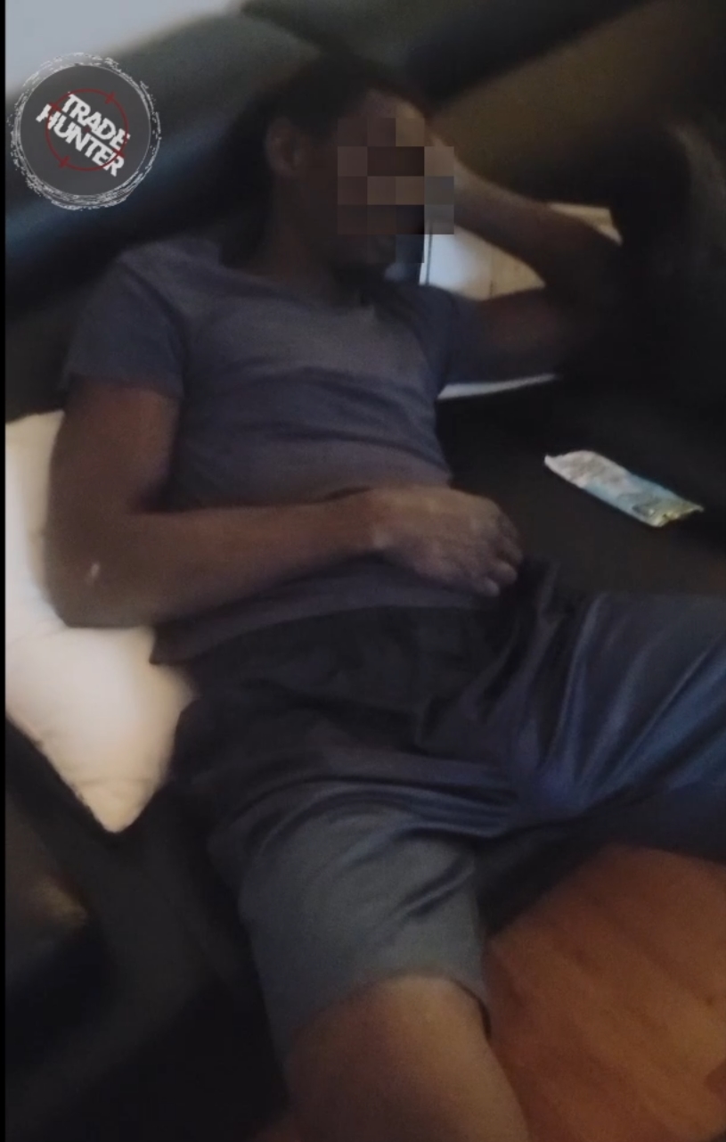 Hung Str8 Street Trade passed out and jerked