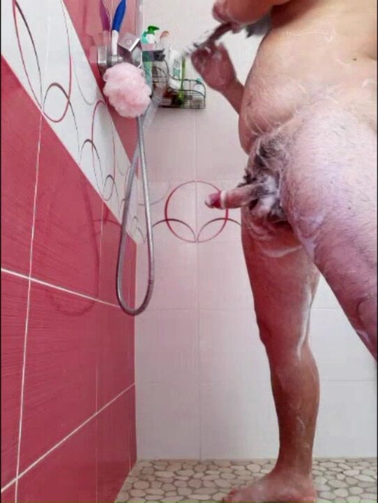 Chub Gainer wanking and cum in the shower