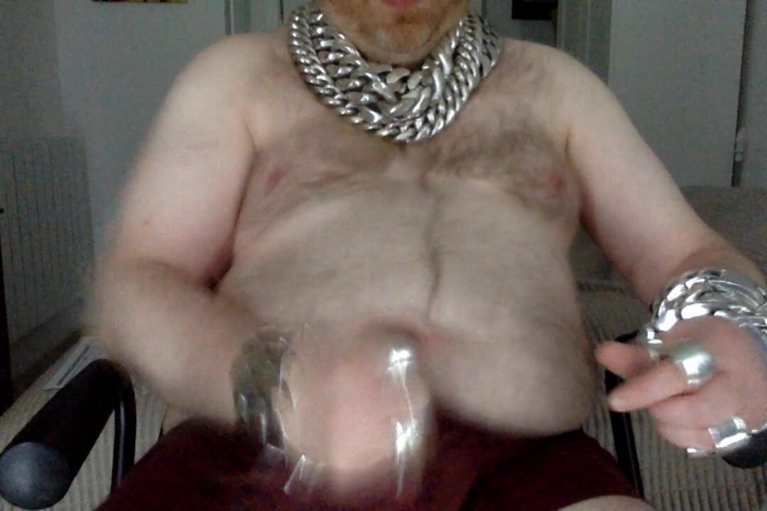 Wanking in a 1 kilo bracelet (and wearing a bit more)