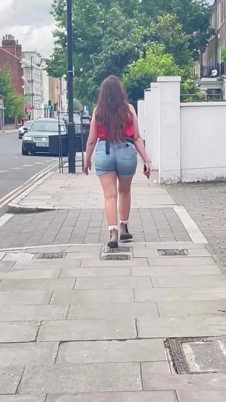 Thick brunette pawg in denim shorts - ThisVid.com