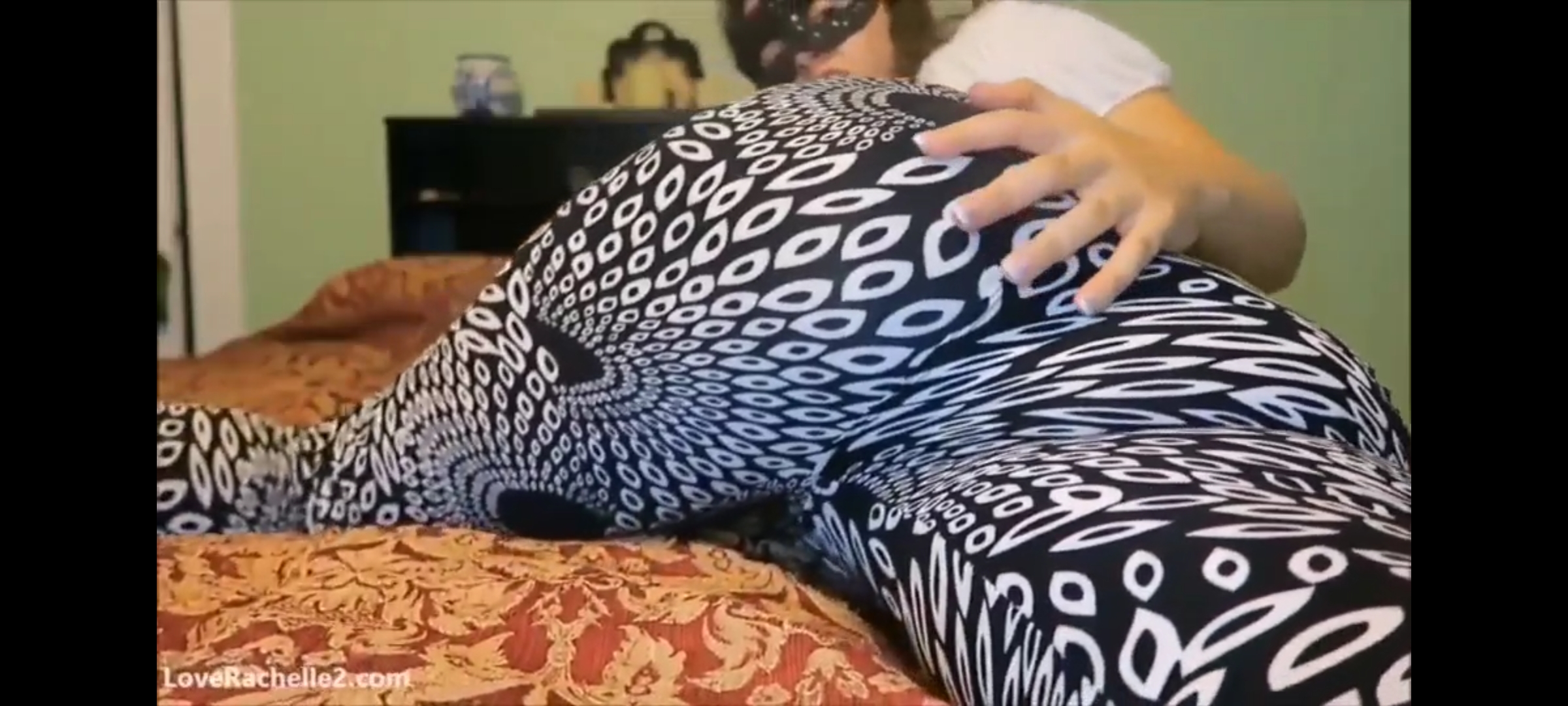 Her Phat Ass Bubbly and Wet Farts in Leggings