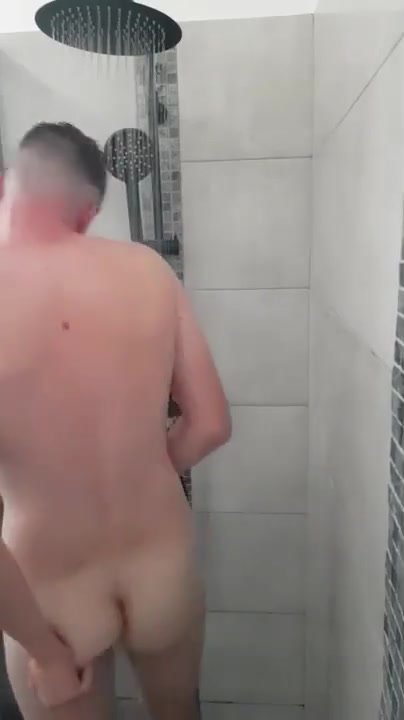 Lad wank in shower