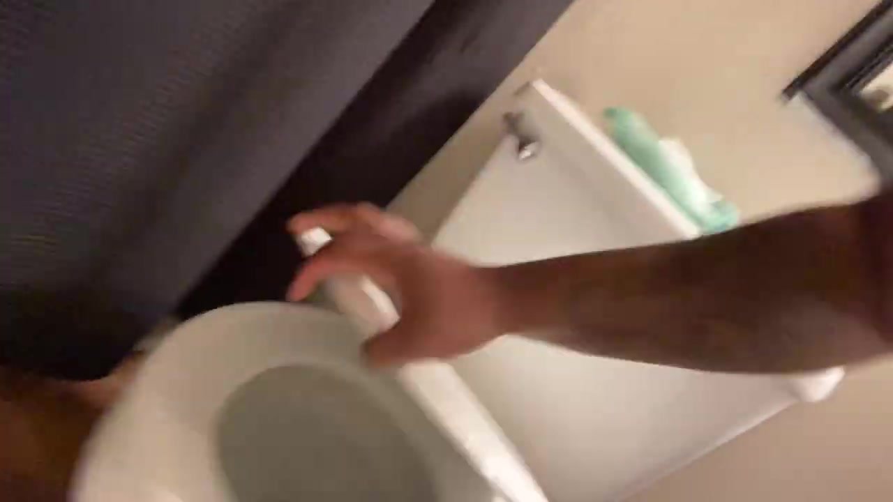 Party Snaps on toilet prank on Girlfriend