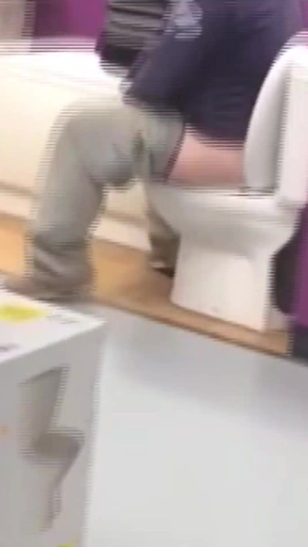 Toilet prank - video 3