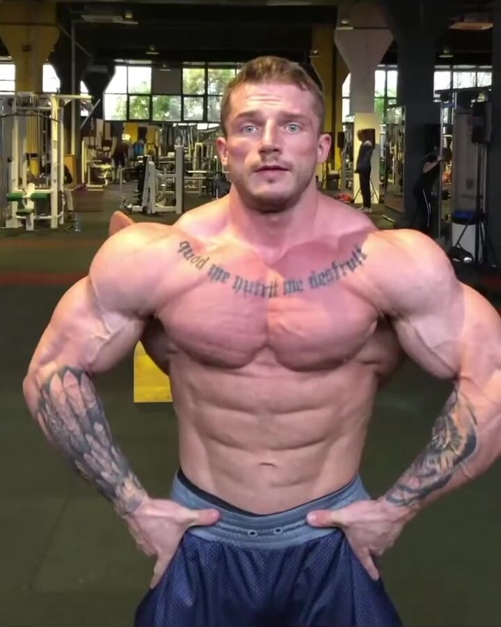 HANDSOME TATTED RUSSIAN MUSCLE