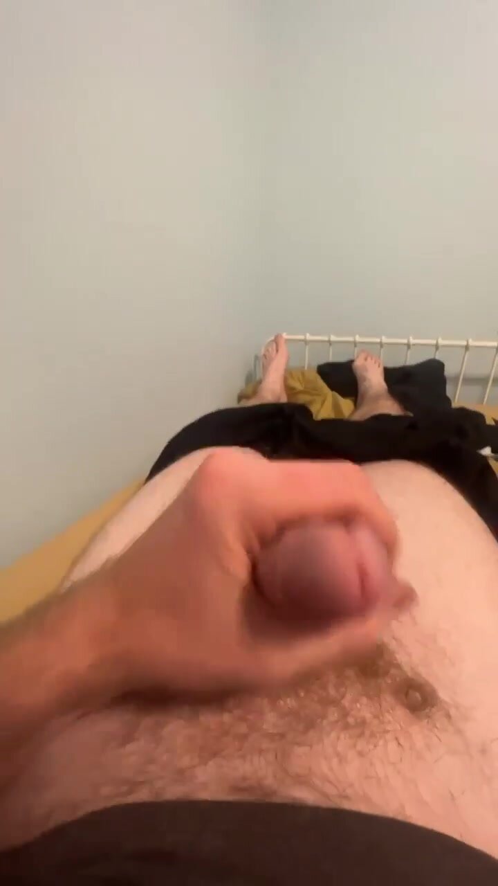 Str8 guys plays with himself