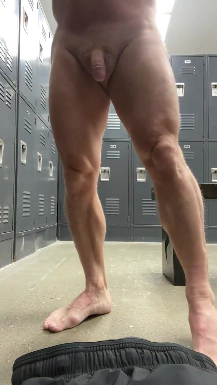 Built daddy undressing in the gym's dressing room