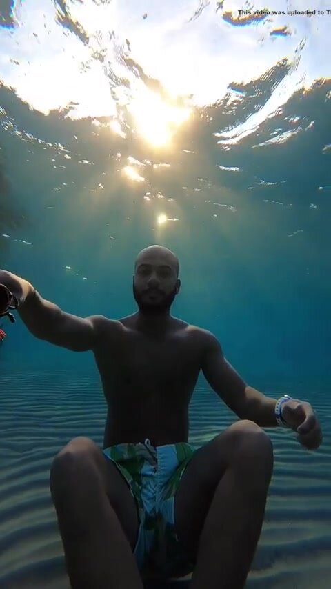 Bald arab hottie barefaced underwater at the bottom - video 2