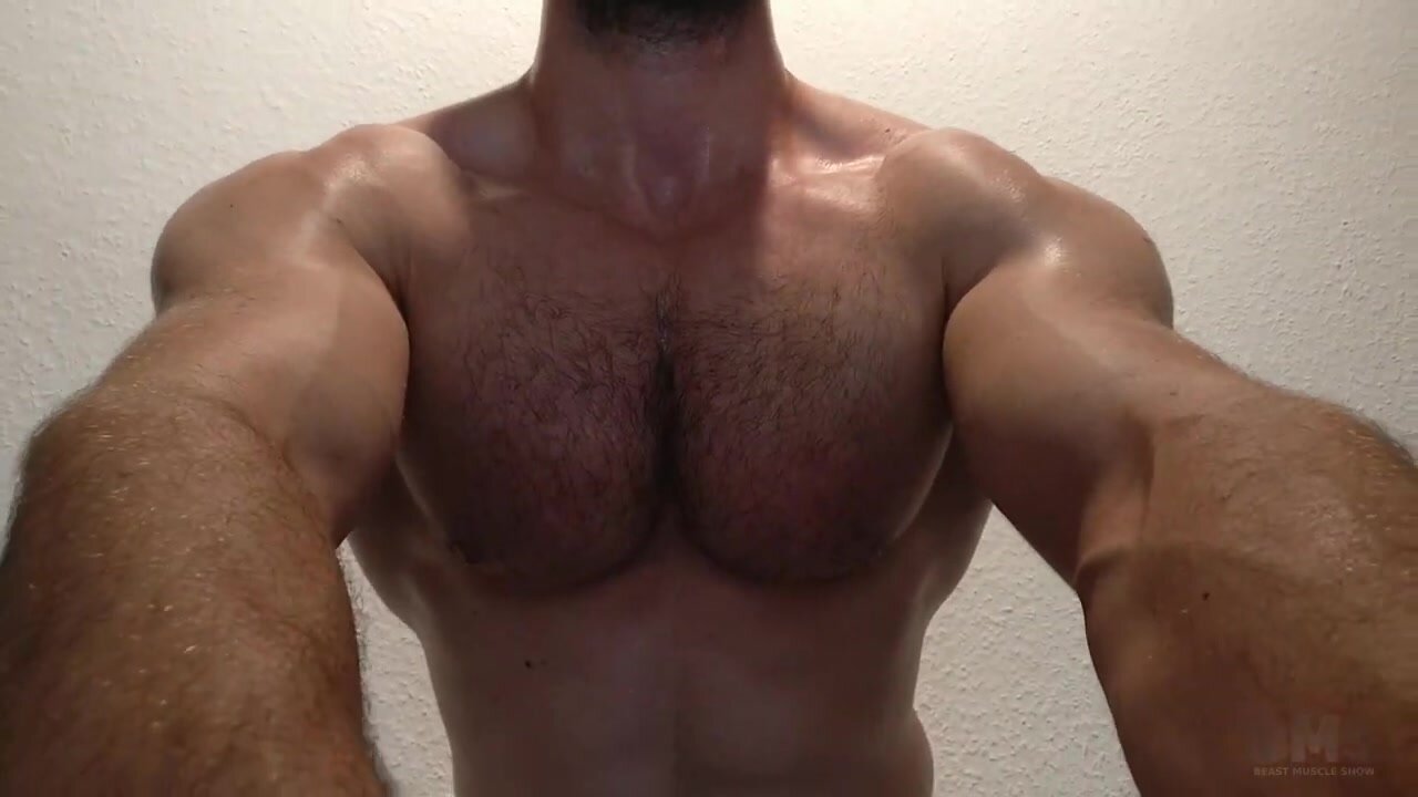 Muscle flexing - video 4