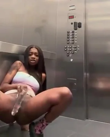 Ebony teen gets caught flooding the elevator - ThisVid.com