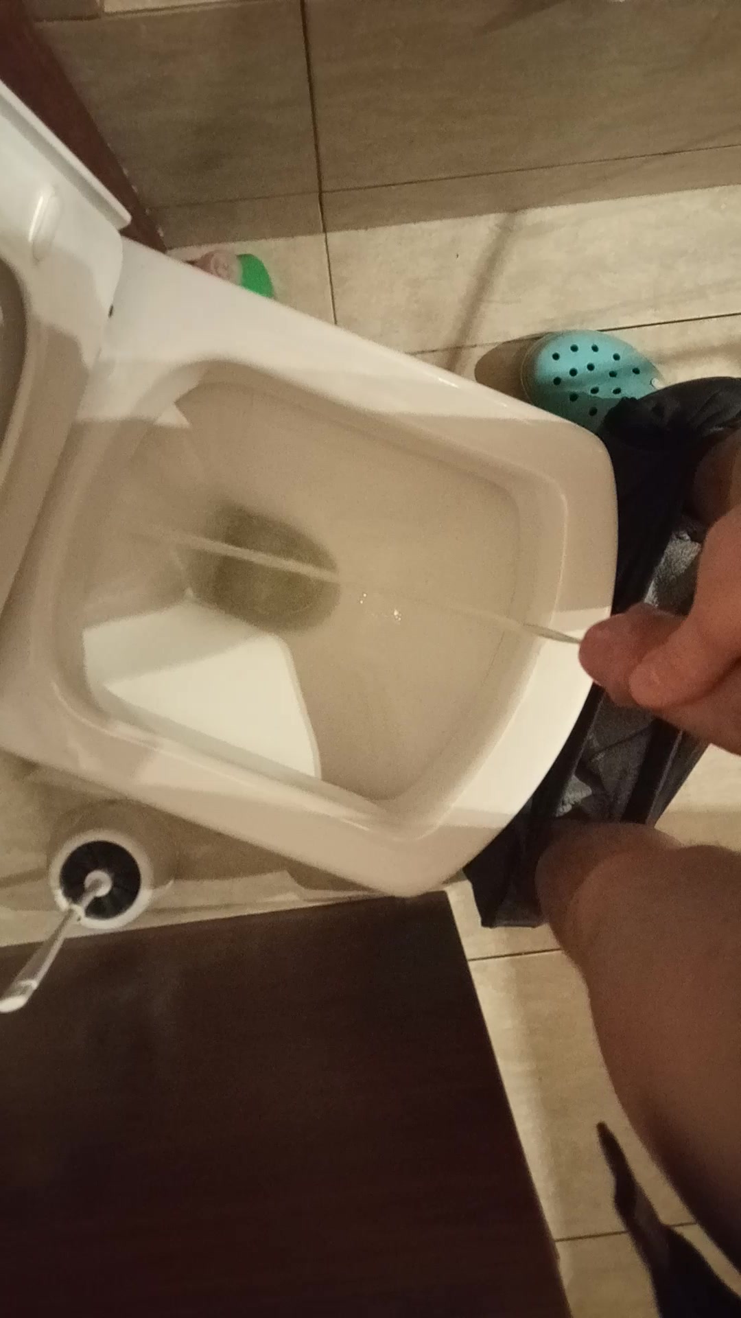 me pissing and wanking
