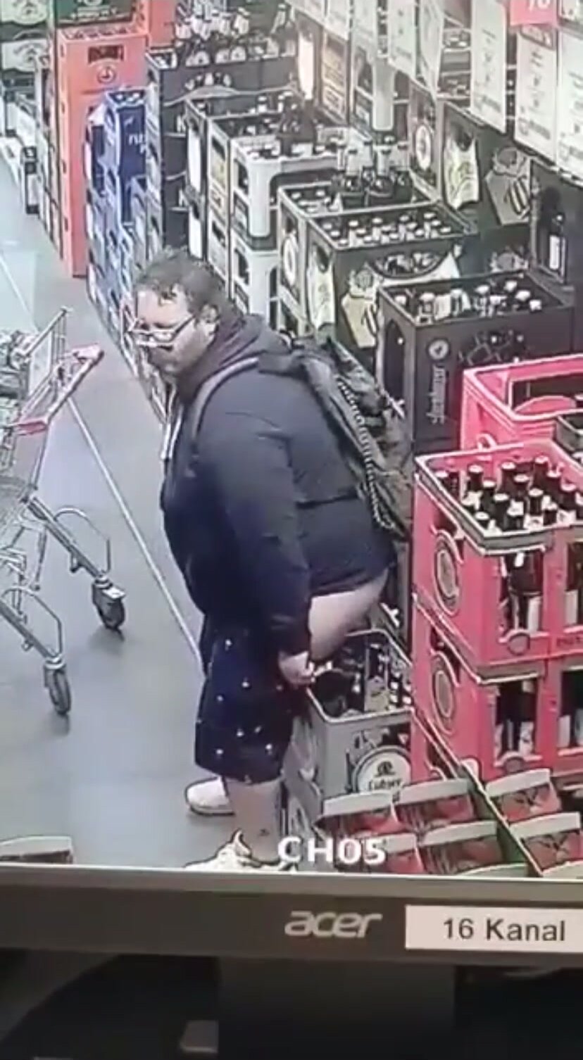 Man caught shitting in a grocery store