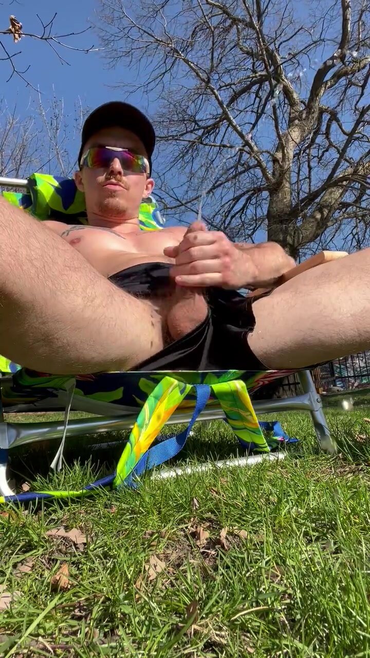 Public sex: Horny pig freely pissing in the park… ThisVid.com