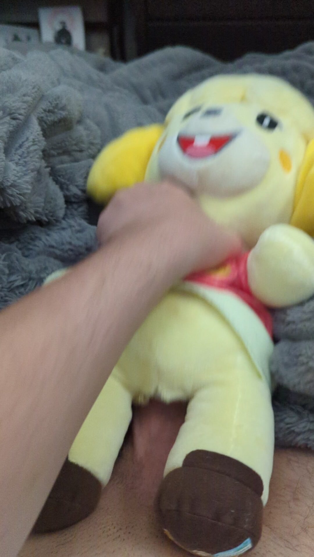 Isabelle gets fucked in the pussy
