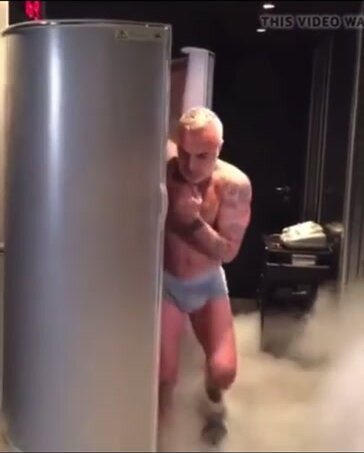 Sexy hot daddy gives us a sexy dance