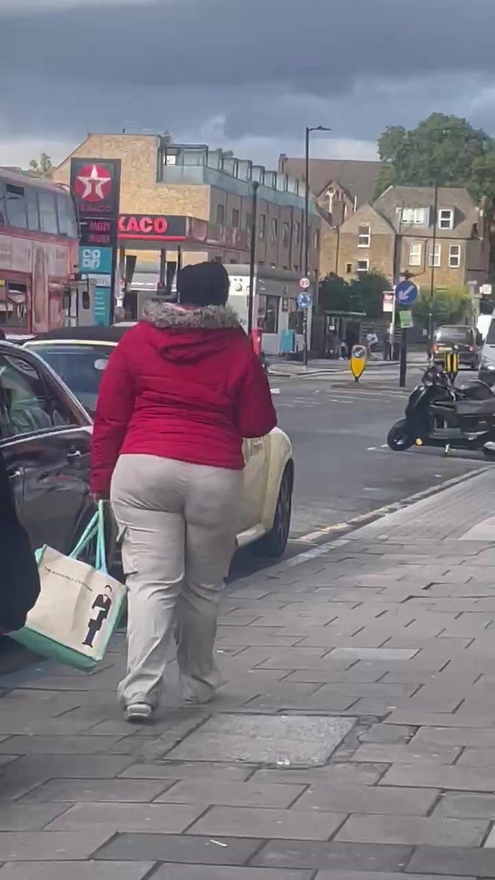 Fit ass in public