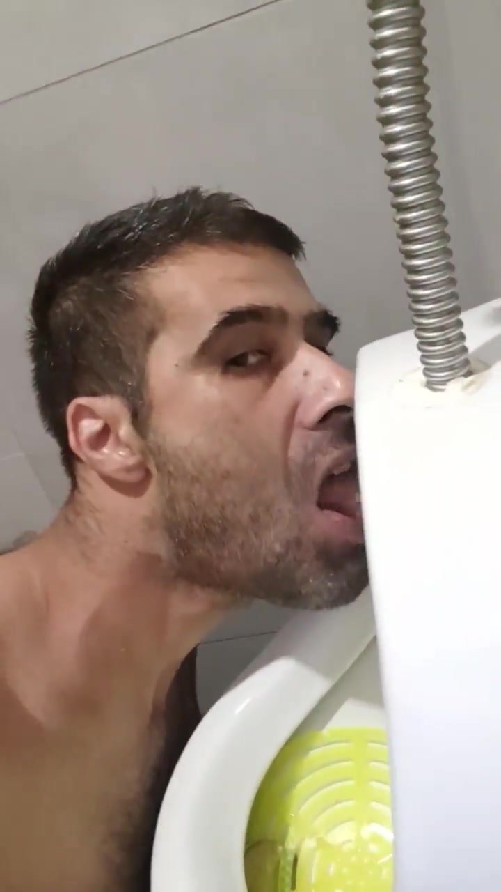 Hot fag makes out with urinal