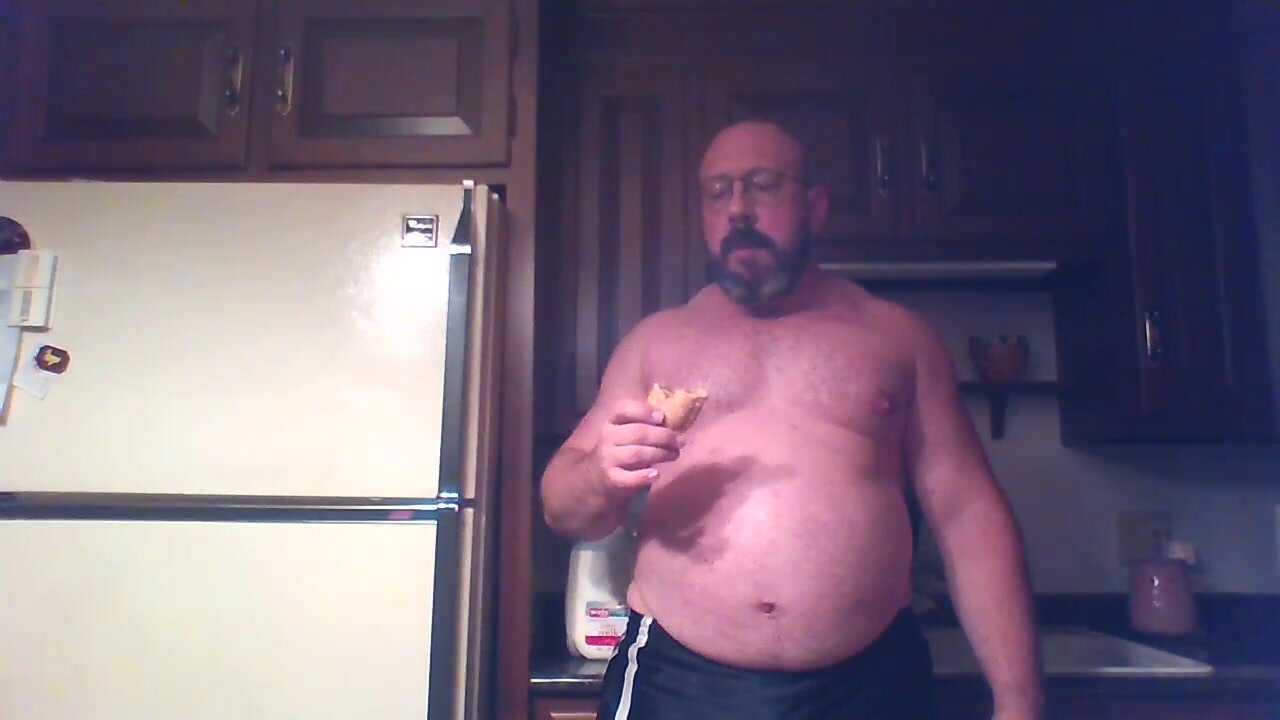 Muscle Daddy Bloats on Milk