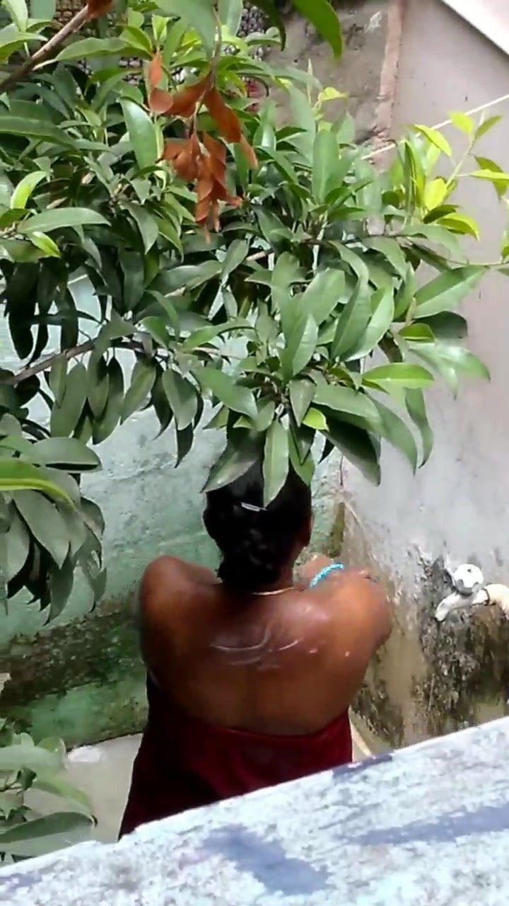 Beautiful tamil aunty bath - ThisVid.com