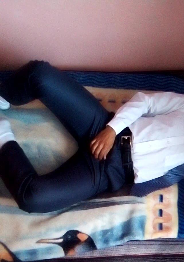 suit bulge play 05 bulto en traje 05