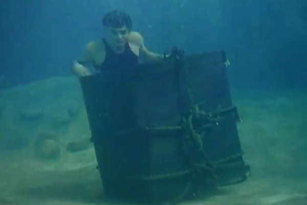 Houdini Underwater Escape