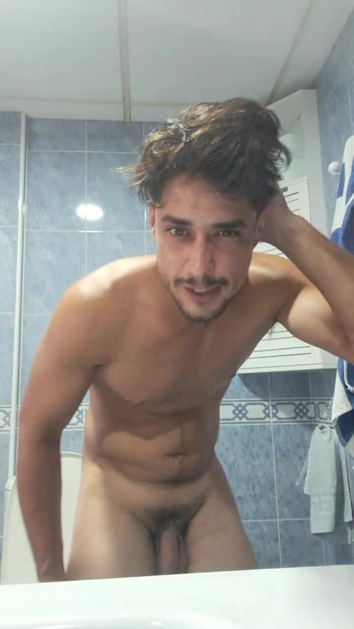 Spanish guy bathroom show