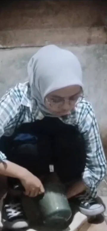 Ngintip Hijab Pipis ThisVid com 