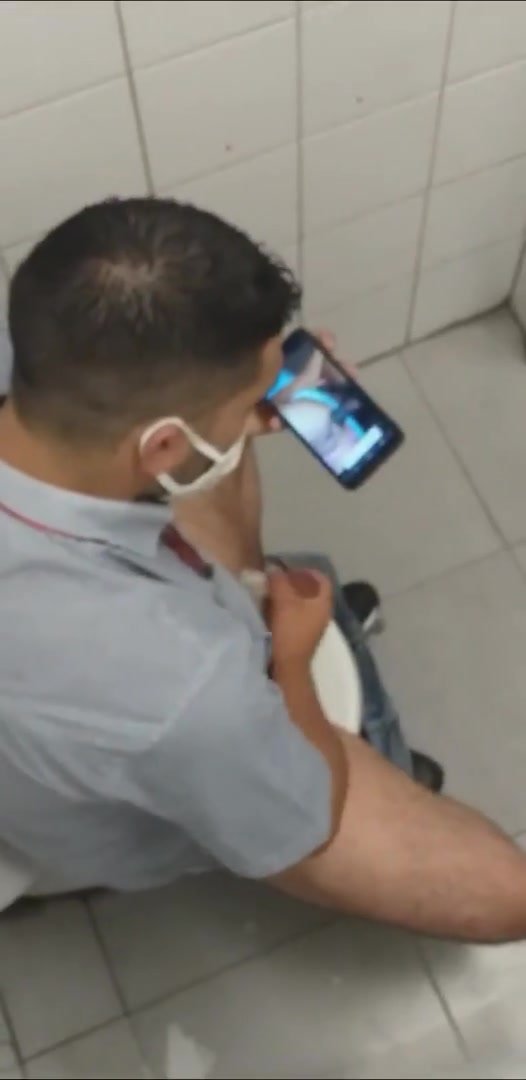 Spy worker jerking and cumming in toilet