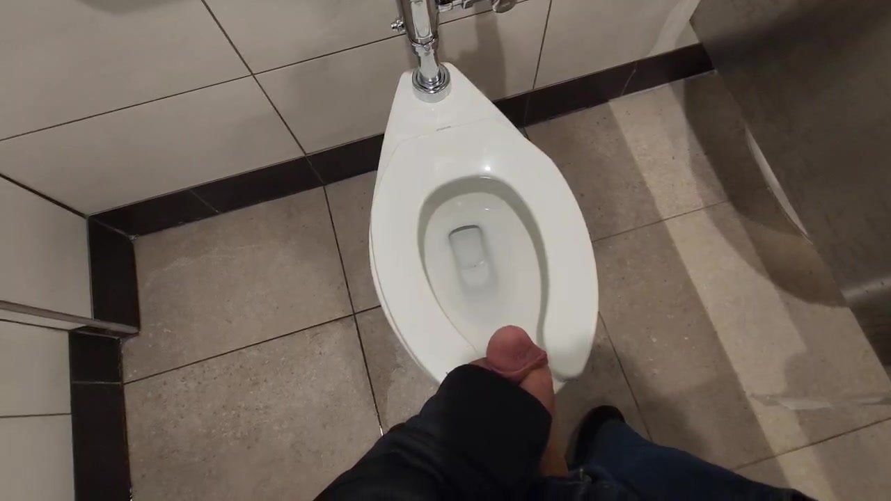 toilet piss - video 16