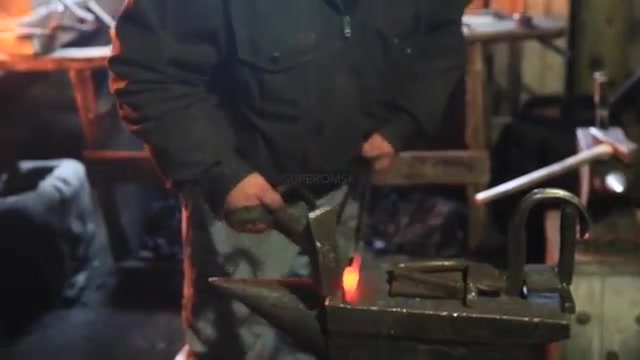 Fingerless Iron Worker