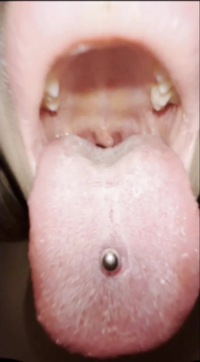 White Tongue Porn - Lila's white morning long tongue with piercing - ThisVid.com