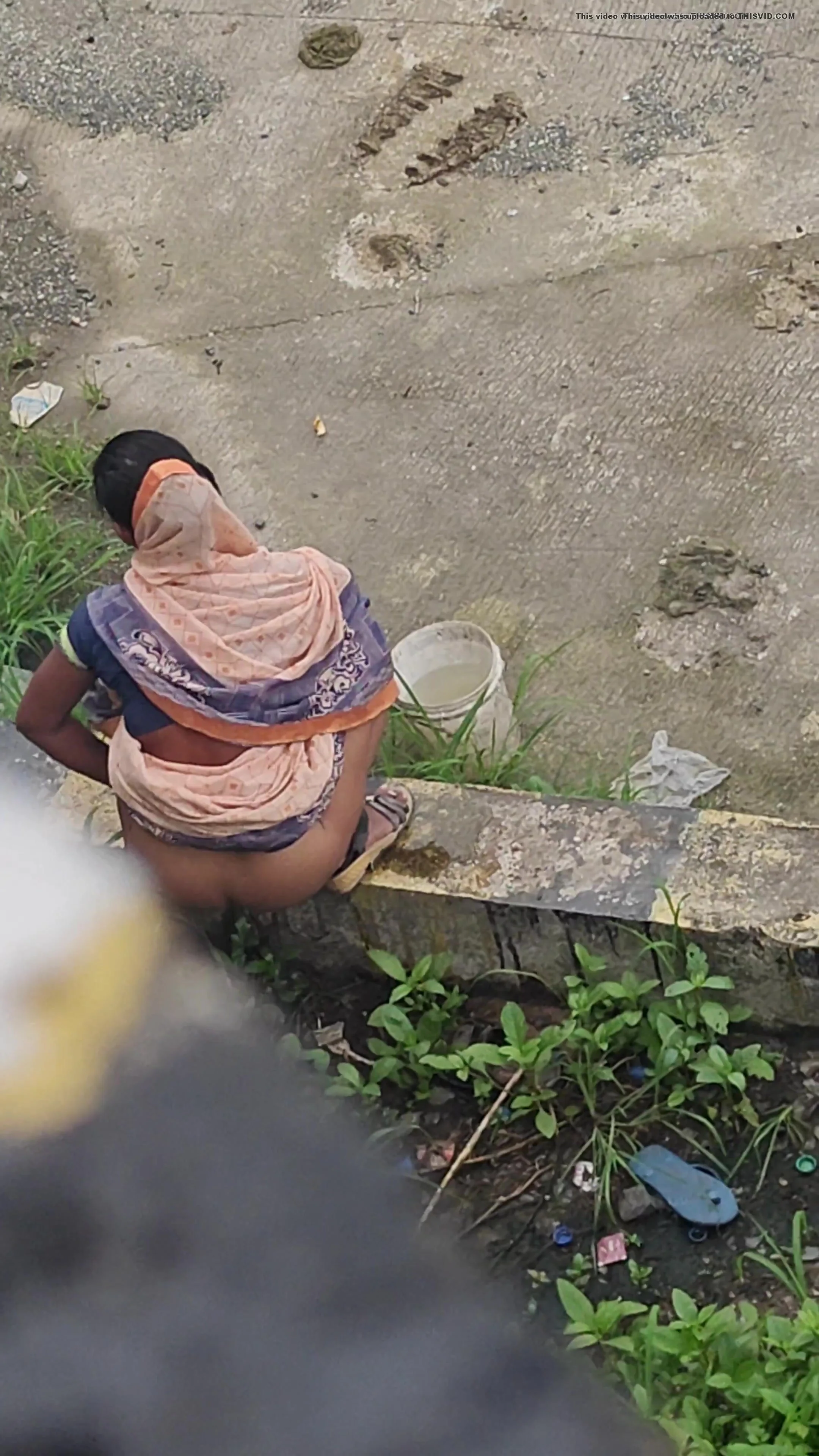 Desi bhabhi pooping