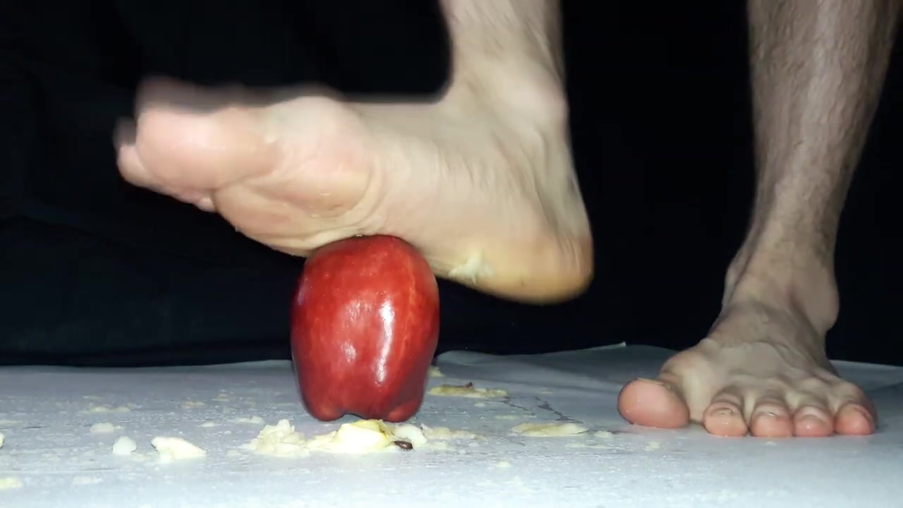 crushing apple
