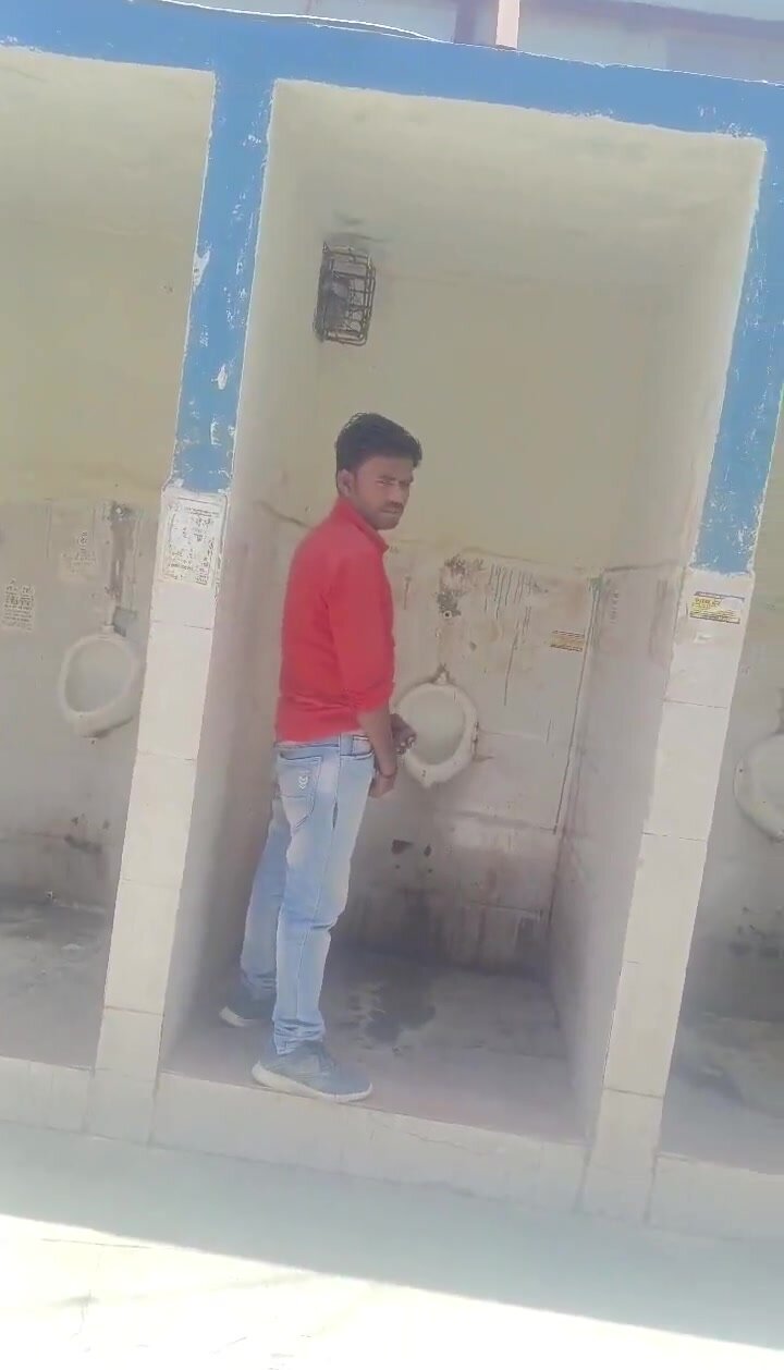 Public toilet 2 - video 2