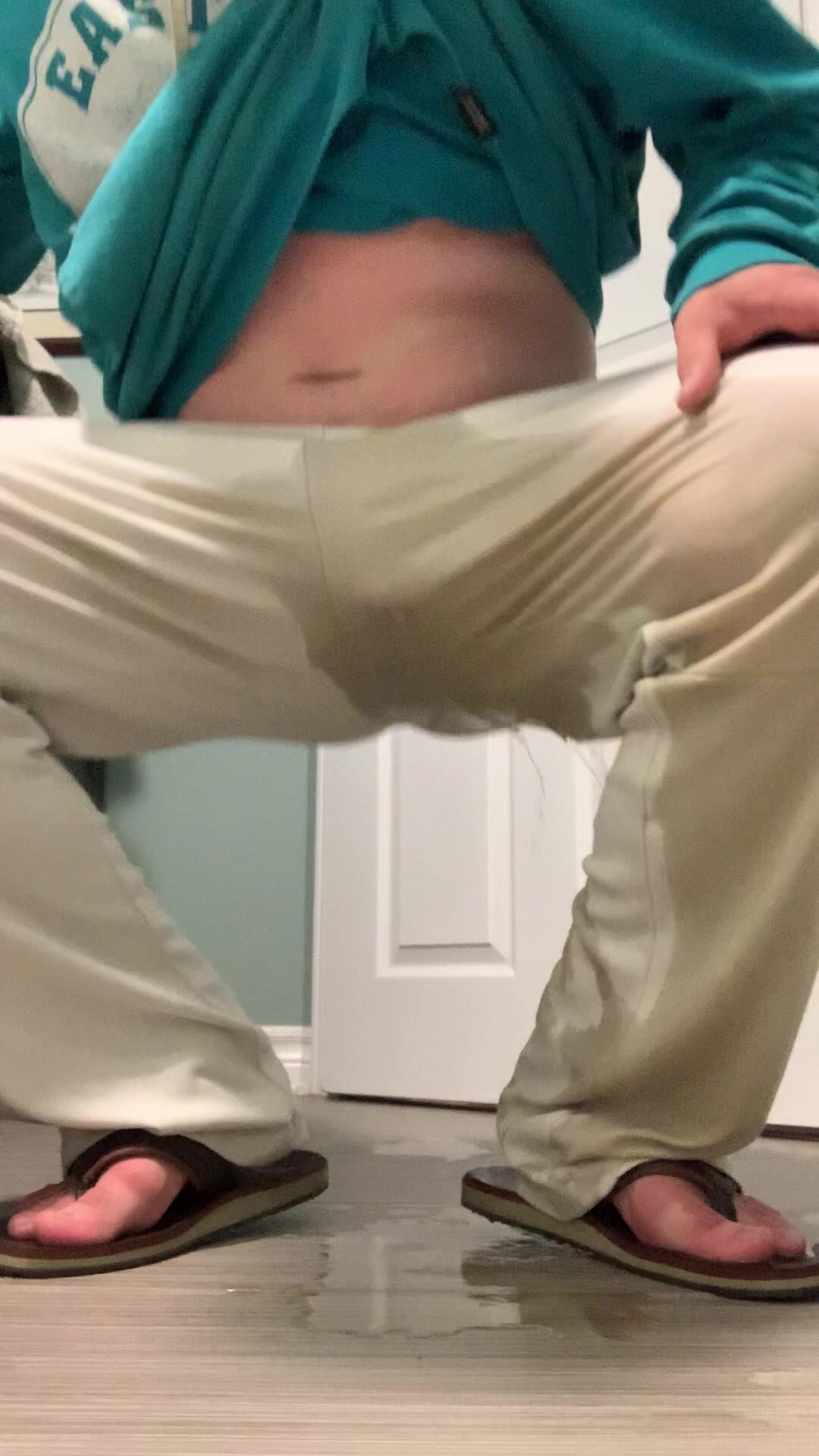 Big horny pissing white pants