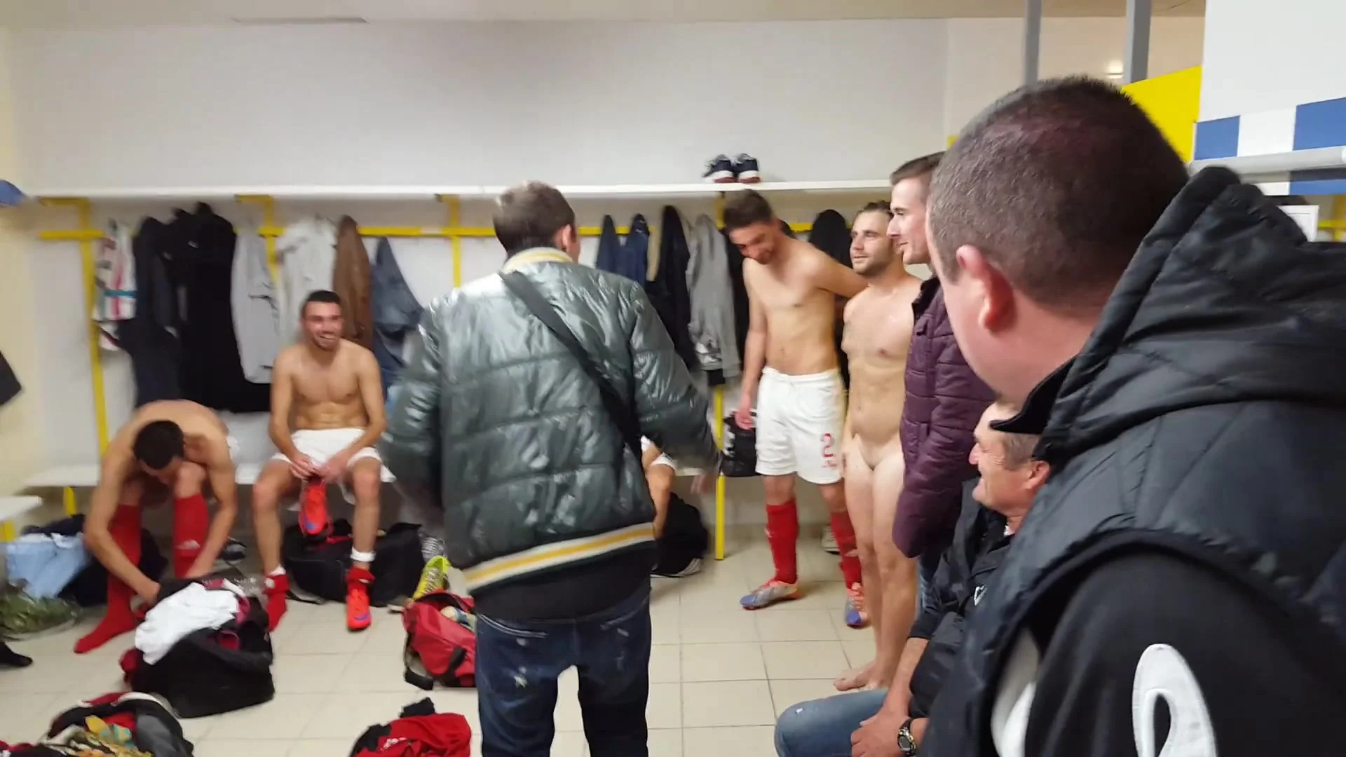 Footballers changing room naked - ThisVid.com