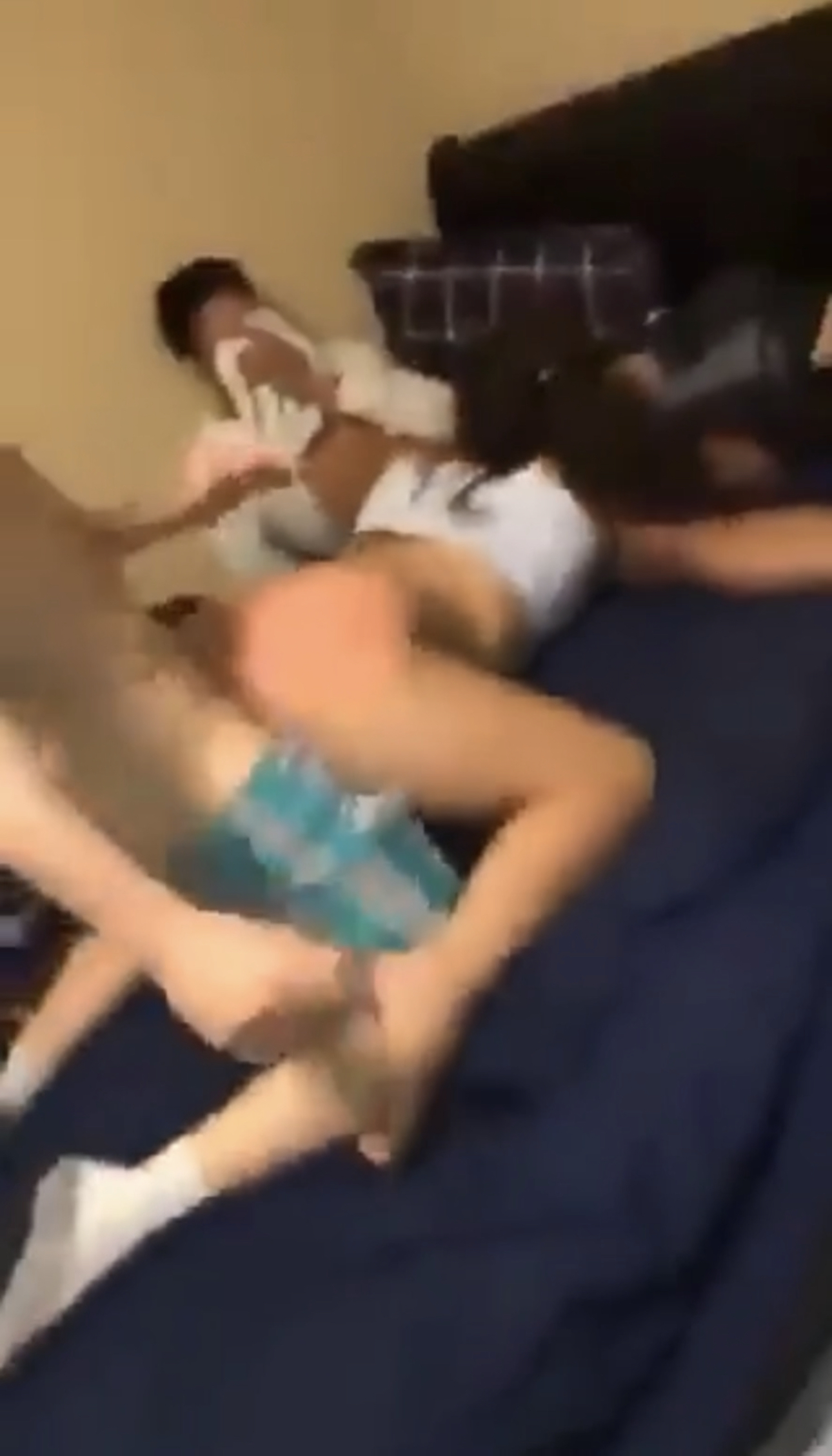 MFM Bros fucking chick DIFS - ThisVid.com