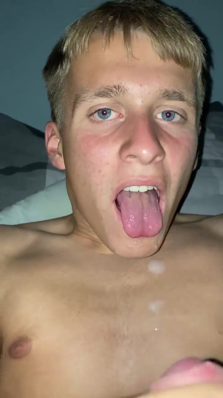 Blond Twink Trying his Cum 1
