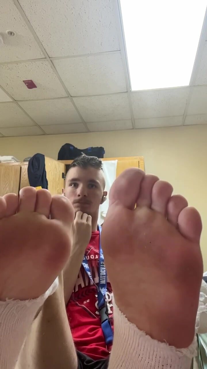 Twinks Ripped Socks and Dirty Feet
