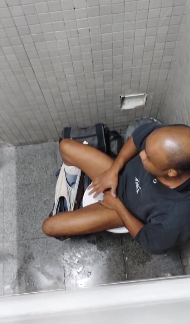 Espiando o safado