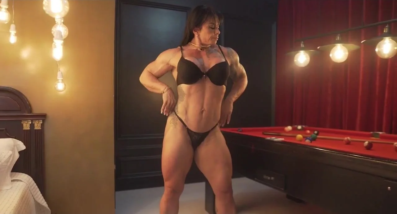 Thick fbb show her big strong muscle - ThisVid.com