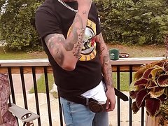 Sexy str8 redneck smokes and plays with his bulge