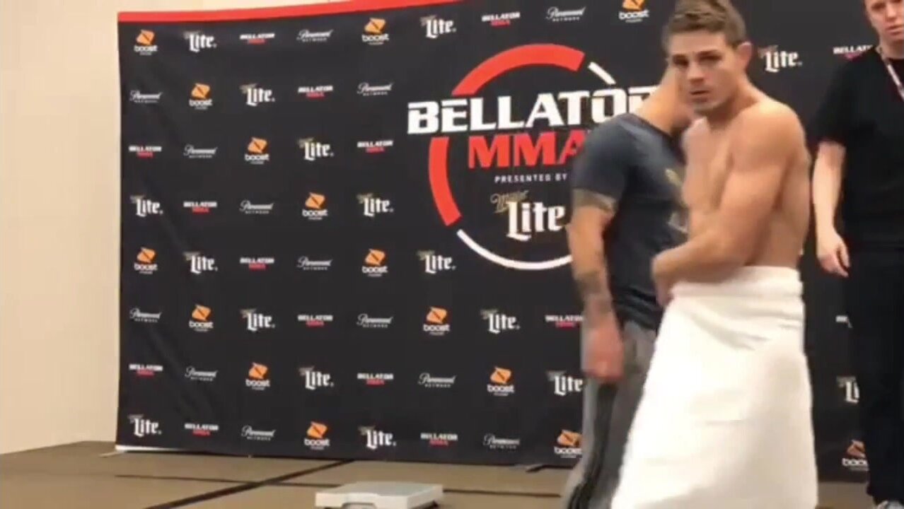 Cock flash at the weigh-in