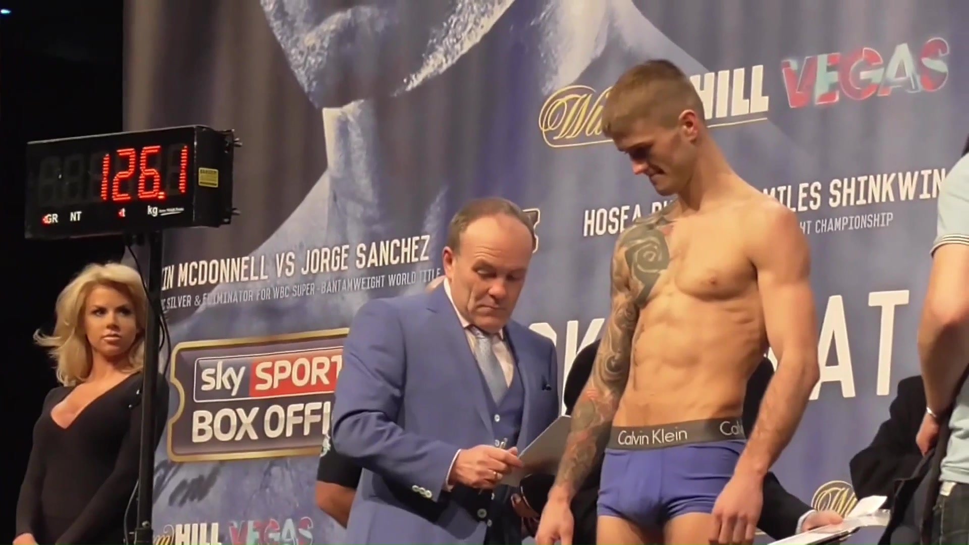 Cock flash at the weigh in